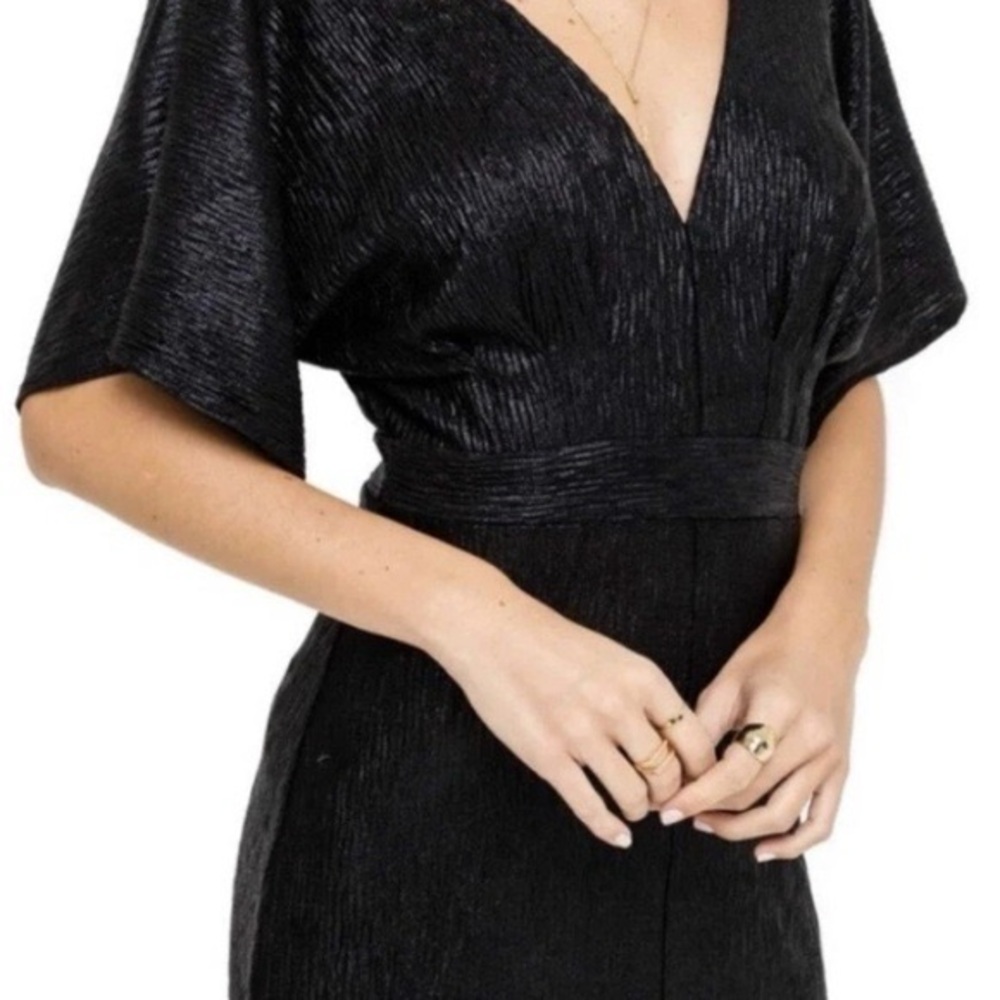 ASTR The Label Black V-Neck Midi Dress - Picture 2 of 8